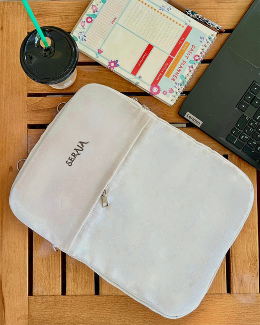 Plain laptop sleeve