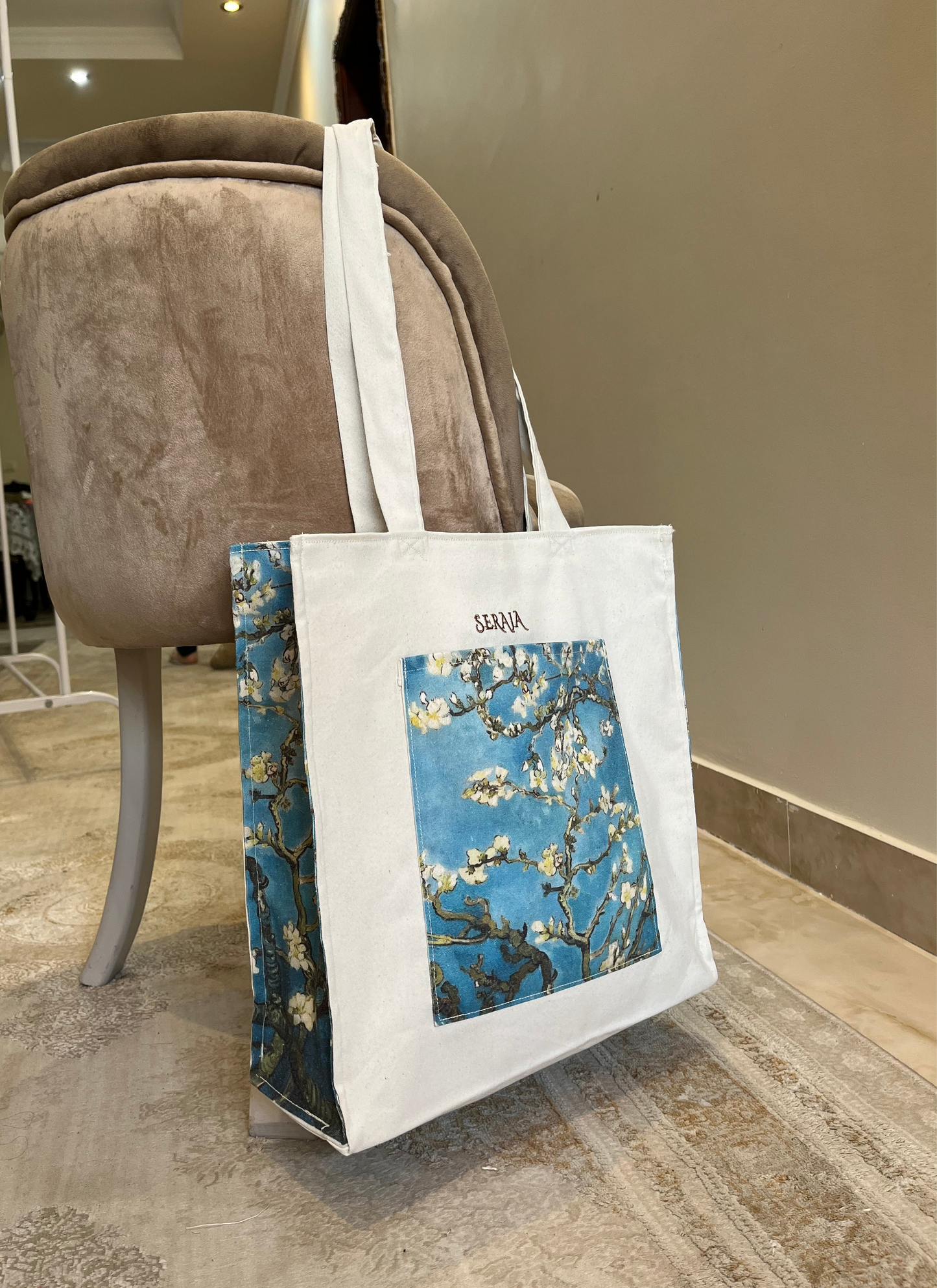 Artsy tote bag